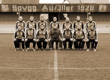 2013 AH Mannschaft Tribüne.jpg